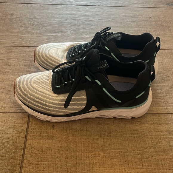 Vionic Fortune Women's Oxford Sneakers Tennis Shoes Size 8.5 excellent! - Picture 4 of 6